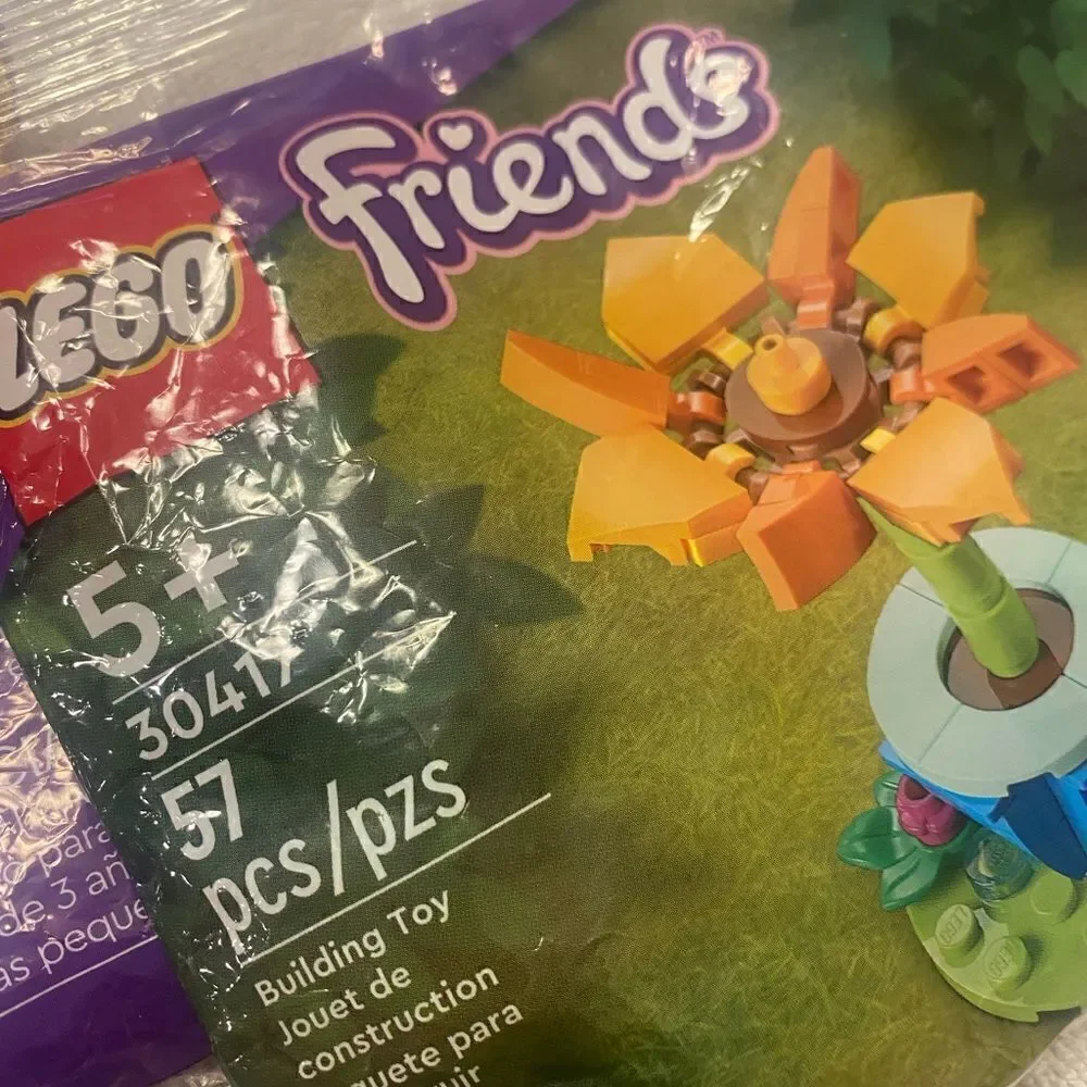 Lego 30417 flower 2 poly  bags friends series  constructed flower not included